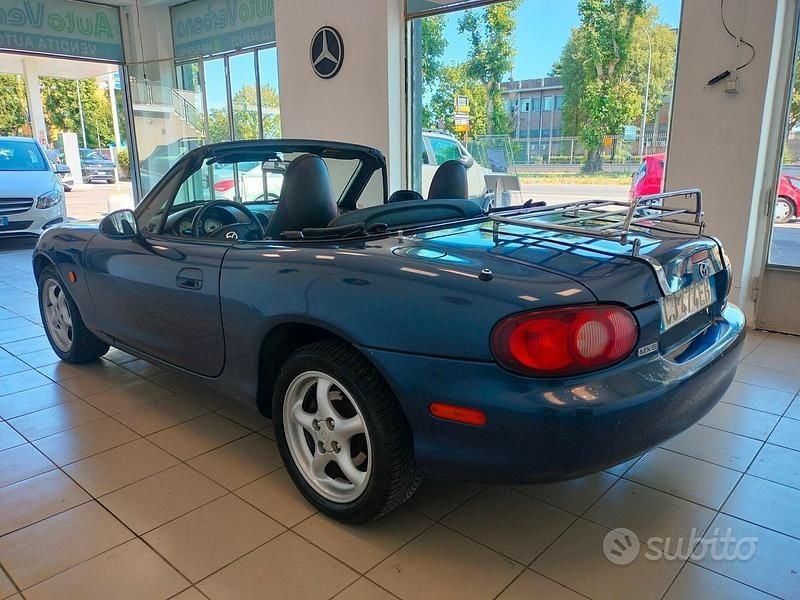 Usata Mazda MX5 110 CV (80 kW) 2003 Blu/azzurro Cabrio