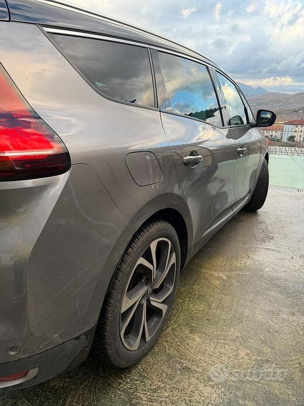 Usata Renault Grand Scénic IV Bose Edition 160 CV (117 kW) 2017 Grigio Monovolume