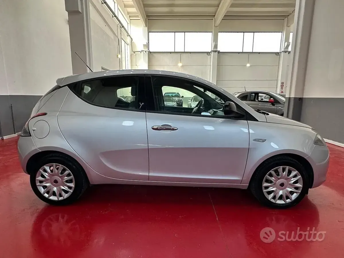 Usata Lancia Ypsilon S 69 CV (50 kW) 2012 Grigio Utilitaria