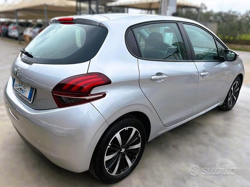 Gebraucht Peugeot 208 75 PS (55 kW) 2018 Grau Kleinwagen