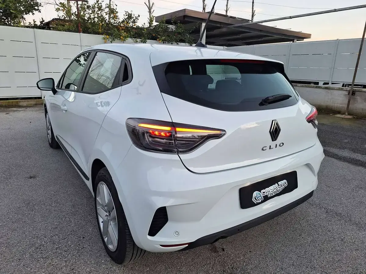 Usata Renault Clio V Evolution 91 CV (66 kW) 2025 Bianco Berlina