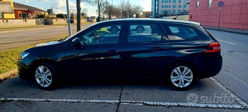 Usata Peugeot 308 Active 2015 Blu Station wagon