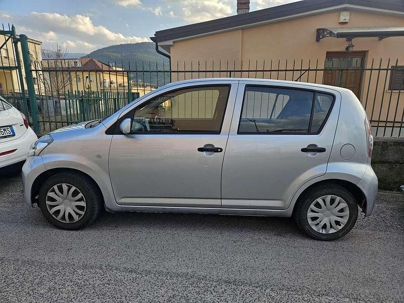 Usata Daihatsu Sirion 87 CV (63 kW) 2006 Utilitaria