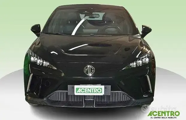 Usata MG MG4 EV Luxury 67 kW (92 CV) 2023 Nero Utilitaria
