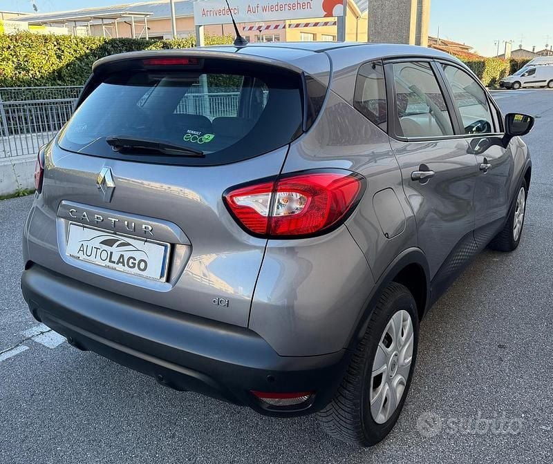 Usata Renault Captur Life 90 CV (66 kW) 2016 Grigio SUV