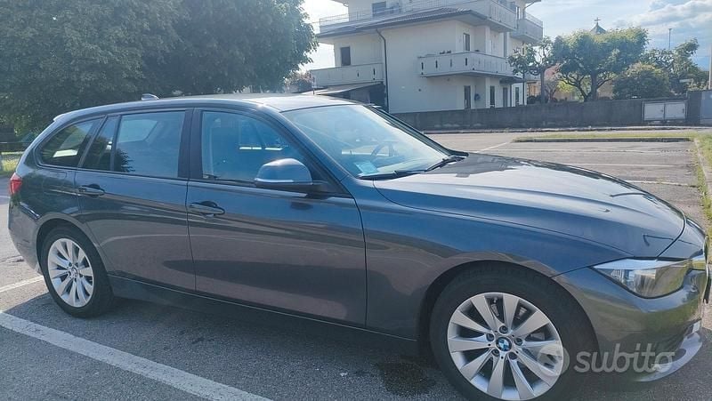 Usata BMW 318 Efficient Dynamics 150 CV (110 kW) 2015 Grigio Station wagon