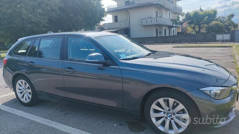 Usata BMW 318 Efficient Dynamics 2015 Grigio Station wagon