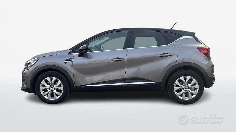 Usata Renault Captur Intens 145 CV (106 kW) 2021 Grigio scuro SUV