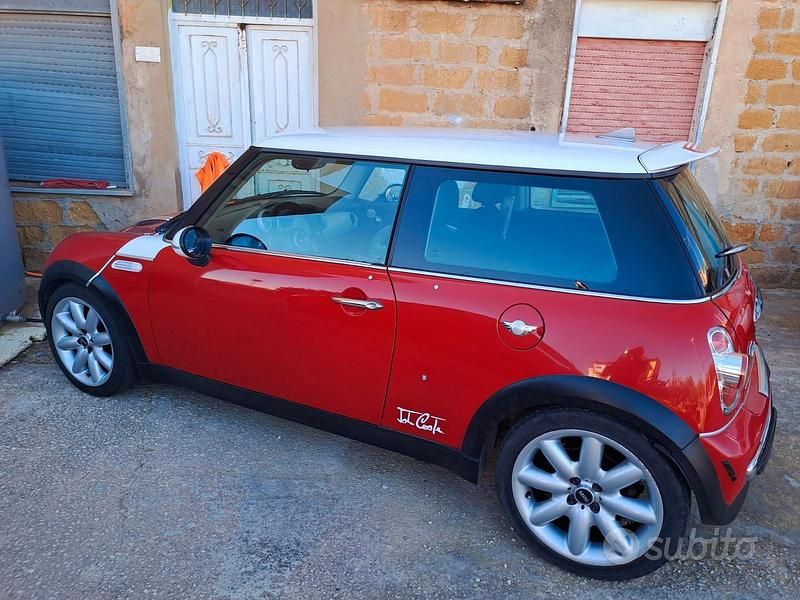 Usata Mini Cooper 116 CV (85 kW) 2003 Rosso Utilitaria