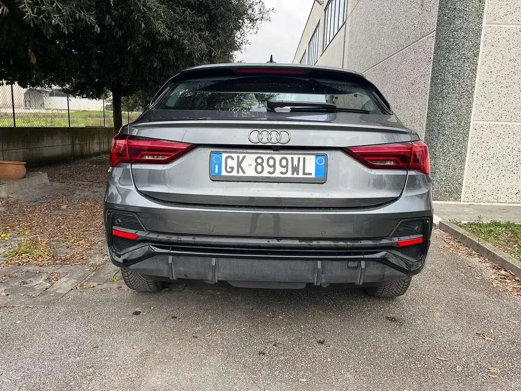 Usata Audi Q3 Sportback S-Line 150 CV (110 kW) 2021 Grigio SUV
