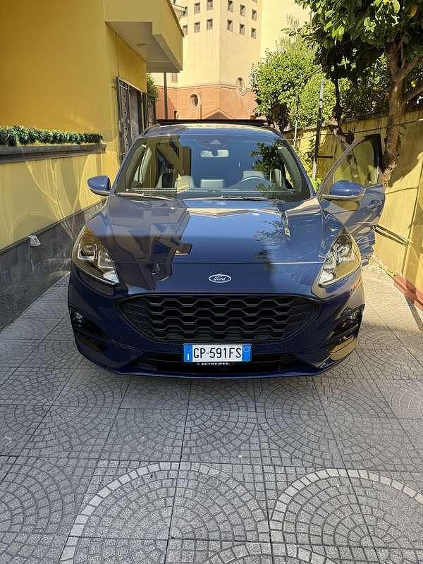 Usata Ford Kuga ST-Line 120 CV (88 kW) 2023 Blu SUV