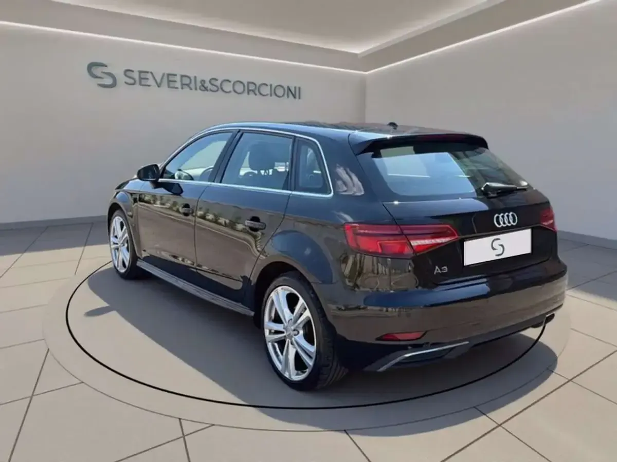 Usata Audi A3 204 CV (150 kW) 2020 Nero metallizzato Berlina