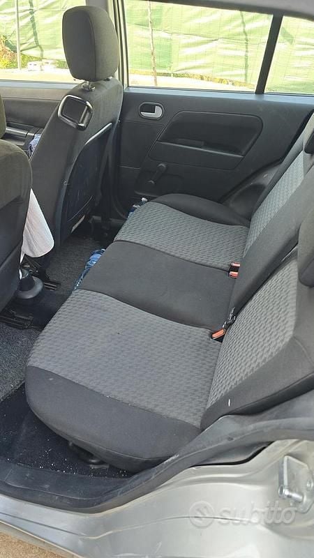 Usata Ford Fusion 68 CV (50 kW) 2002 Utilitaria