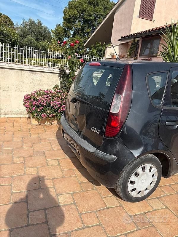 Usata Mitsubishi Colt 75 CV (55 kW) 2008 Nero Berlina