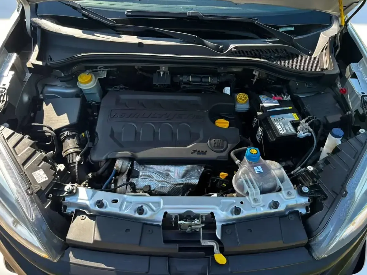 Usata Fiat Doblò 105 CV (77 kW) 2015 Argento Monovolume