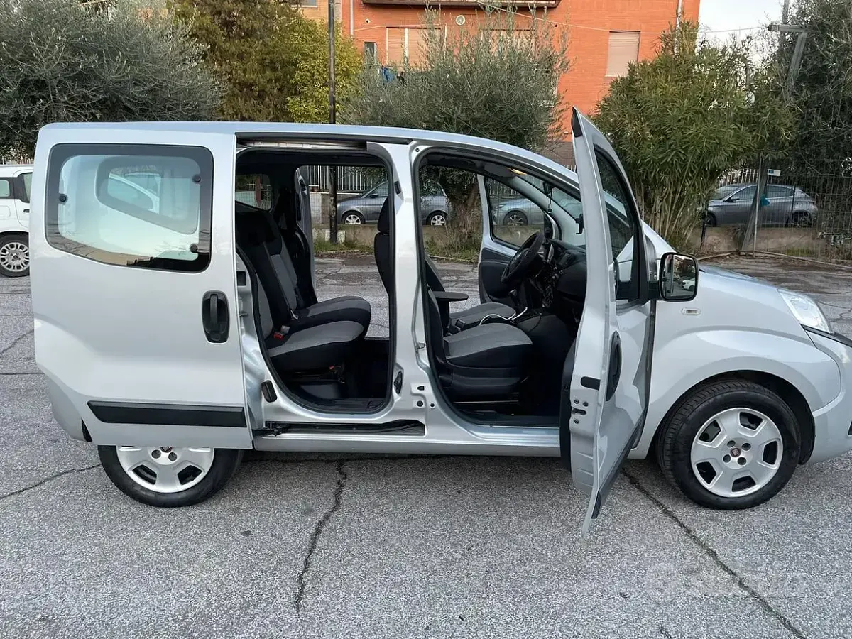 Usata Fiat Qubo Trekking 80 CV (58 kW) 2019 Grigio Monovolume