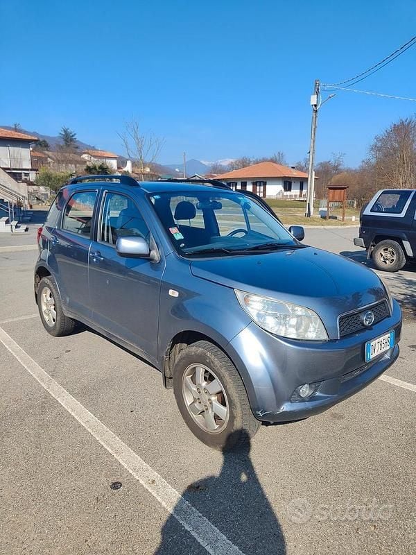 Usata Daihatsu Terios 105 CV (77 kW) 2009 Grigio SUV