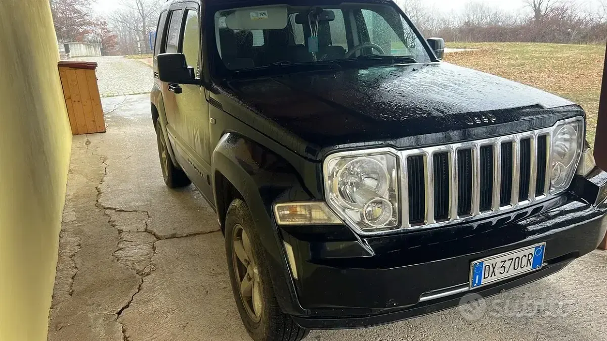 Usata Jeep Cherokee 177 CV (130 kW) 2009 SUV