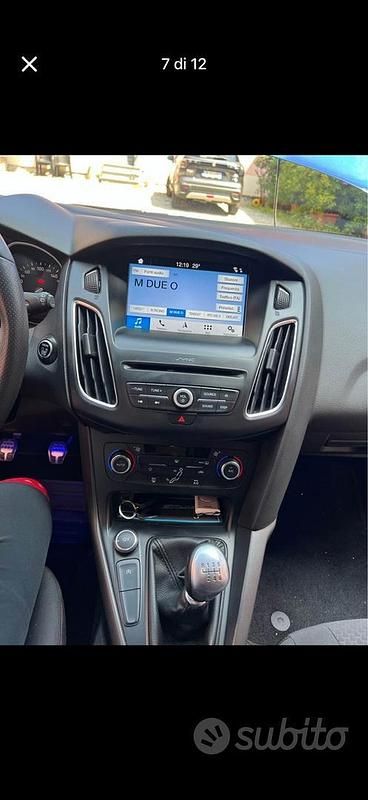 Usata Ford Focus ST-Line 120 CV (88 kW) 2017 Blu Berlina