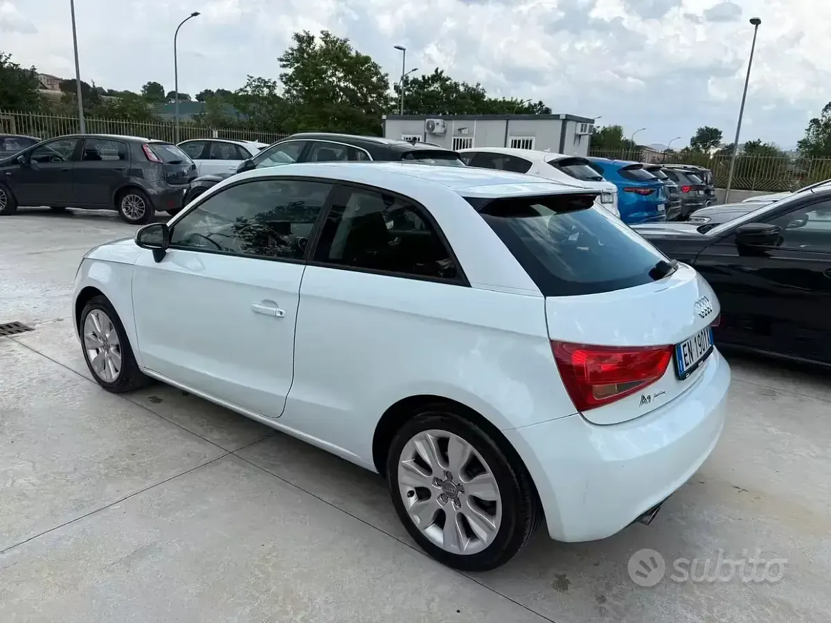 Usata Audi A1 90 CV (66 kW) 2012 Bianco Utilitaria