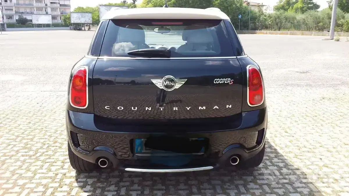 Usata Mini Cooper S 184 CV (135 kW) 2010 Nero Utilitaria