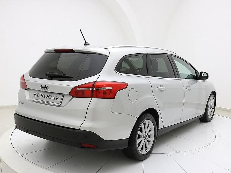 Usata Ford Focus Titanium 120 CV (88 kW) 2017 Argento Station wagon