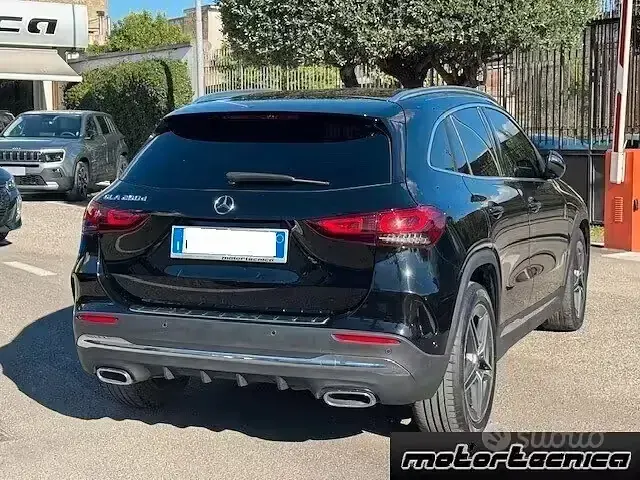 Usata Mercedes GLA200 Premium 150 CV (110 kW) 2020 Nero SUV