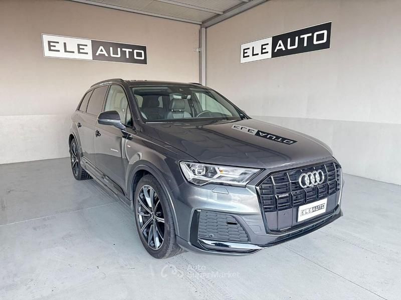 Usata Audi Q7 S-Line 286 CV (210 kW) 2022 Grigio scuro SUV