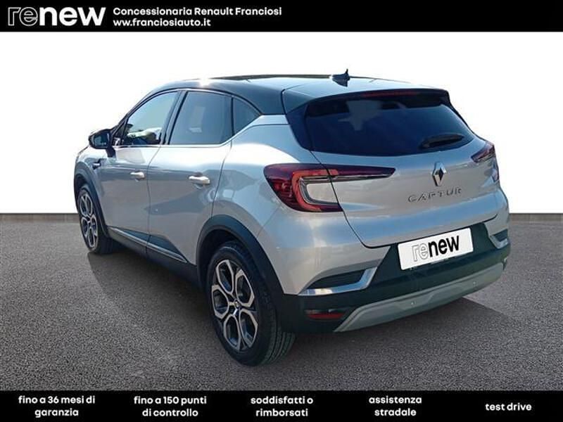 Usata Renault Captur Techno 101 CV (74 kW) 2023 Grigio chiaro SUV