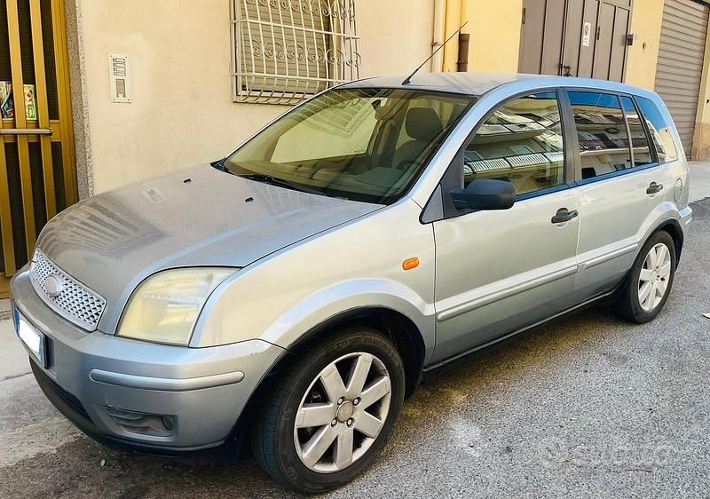 Usata Ford Fusion 2005 Grigio Berlina