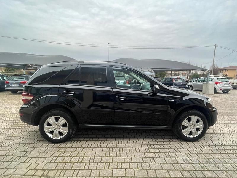 Usata Mercedes ML300 190 CV (139 kW) 2009 Nero SUV