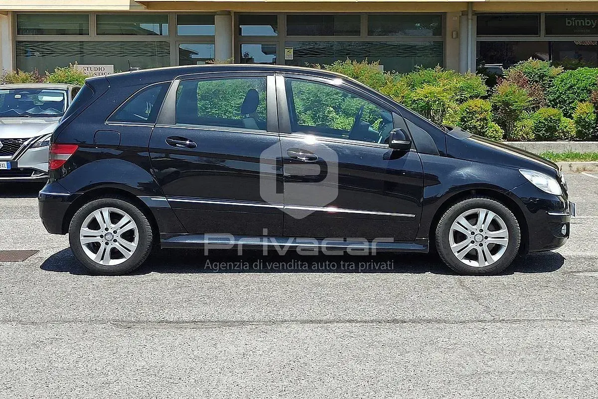 Usata Mercedes B180 Executive 109 CV (80 kW) 2011 Nero Utilitaria
