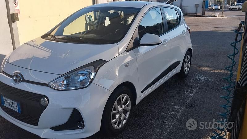 Usata Hyundai i10 83 CV (61 kW) 2017 Bianco Utilitaria