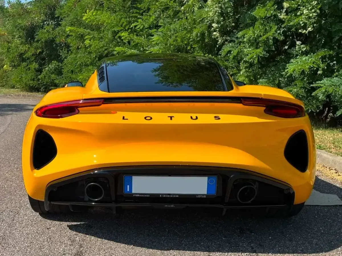 Usata Lotus Emira 360 CV (264 kW) 2024 Giallo Coupé