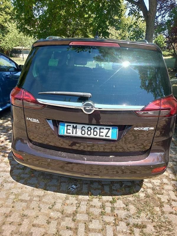 Usata Opel Zafira 150 CV (110 kW) 2012 Rosso Monovolume