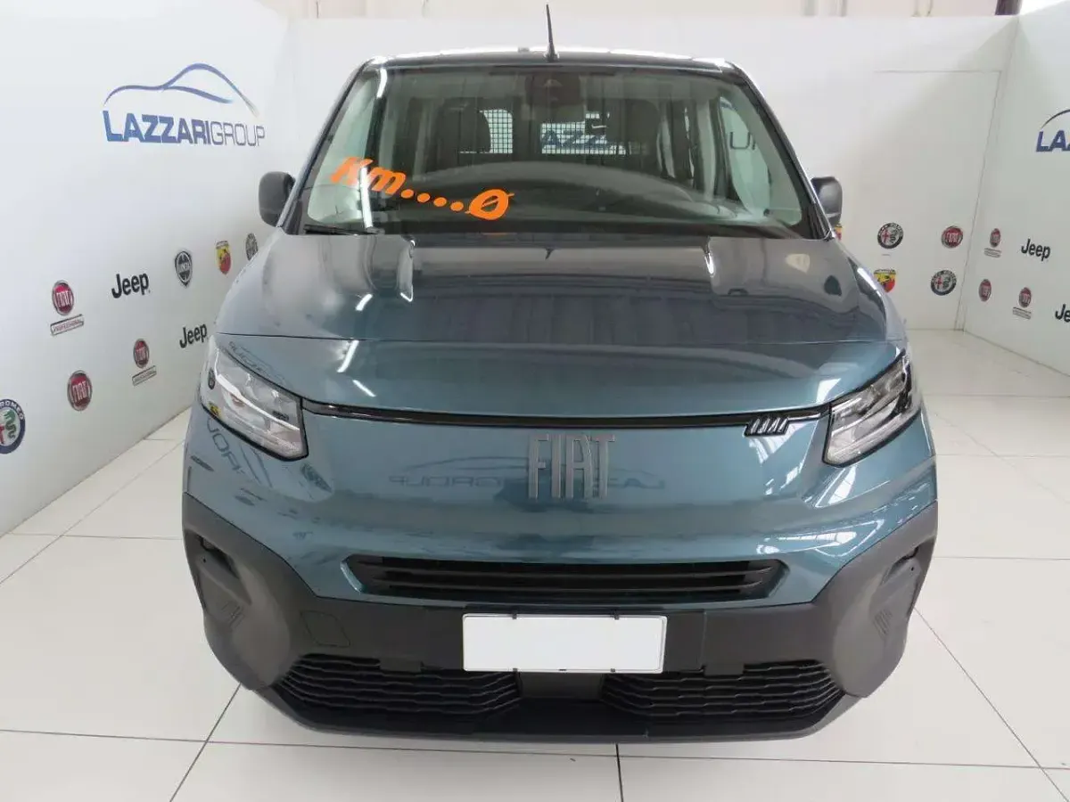 Nuova Fiat Doblò 131 CV (96 kW) 2025 Blu Monovolume