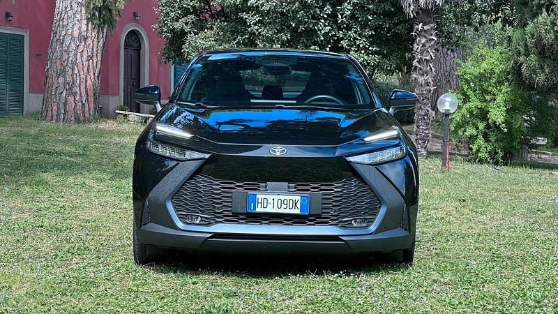 Usata Toyota C-HR Active 97 CV (71 kW) 2024 Nero SUV