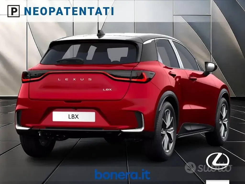 Nuova Lexus LBX 136 CV (100 kW) 2026 Rosso SUV