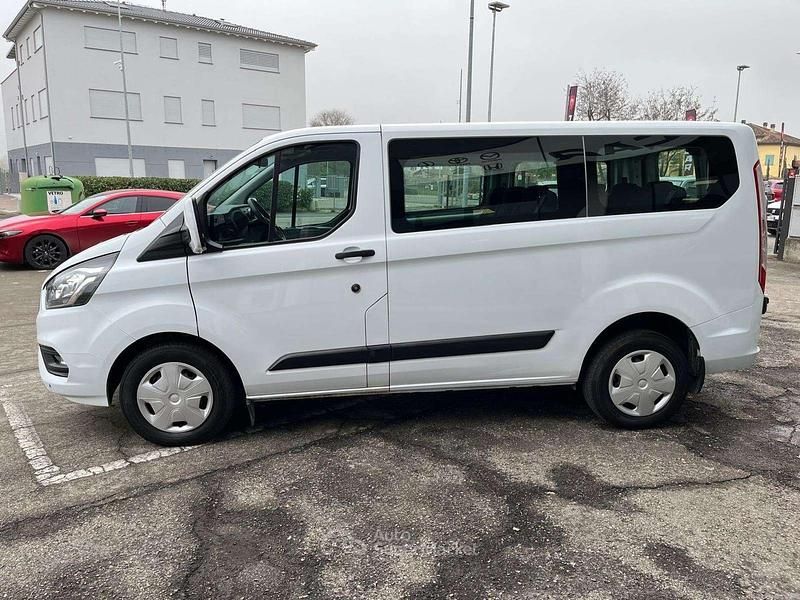 Usata Ford Transit Custom 131 CV (96 kW) 2022 Bianco pastello Monovolume