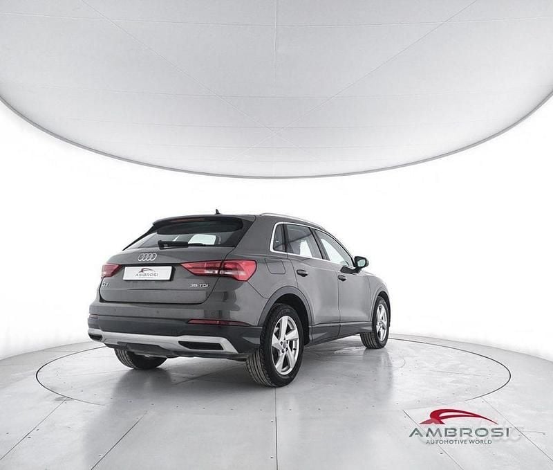 Begagnad Audi Q3 Advanced Plus 150 HK (110 kW) 2019 Grön SUV