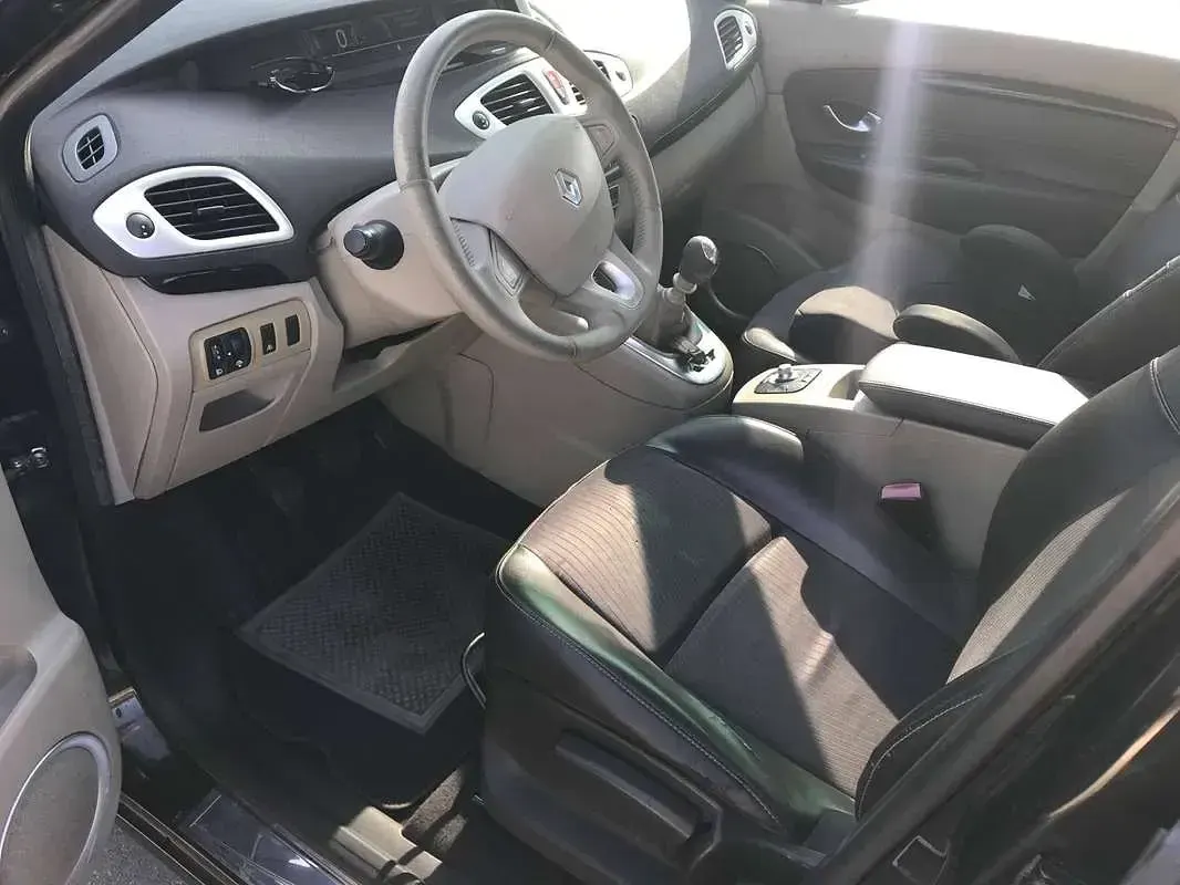 Usata Renault Scenic E-Tech Luxe 131 CV (96 kW) 2010 Nero Monovolume