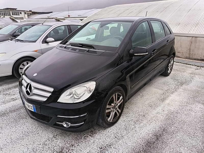 Usata Mercedes B200 Premium 140 CV (102 kW) 2011 Nero Monovolume