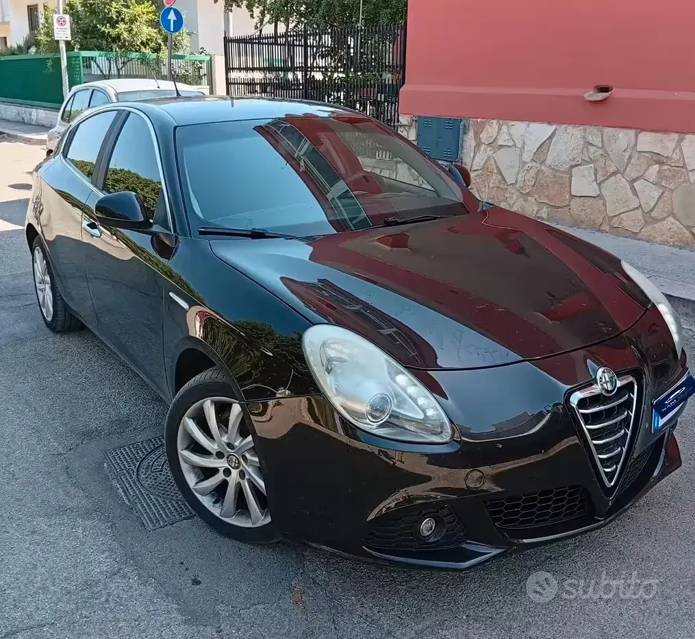 Usata Alfa Romeo Giulietta Exclusive 105 CV (77 kW) 2011 Nero Utilitaria