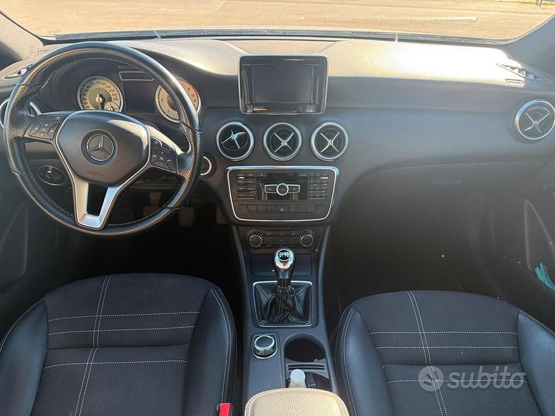 Usata Mercedes A180 109 CV (80 kW) 2013 Grigio Berlina