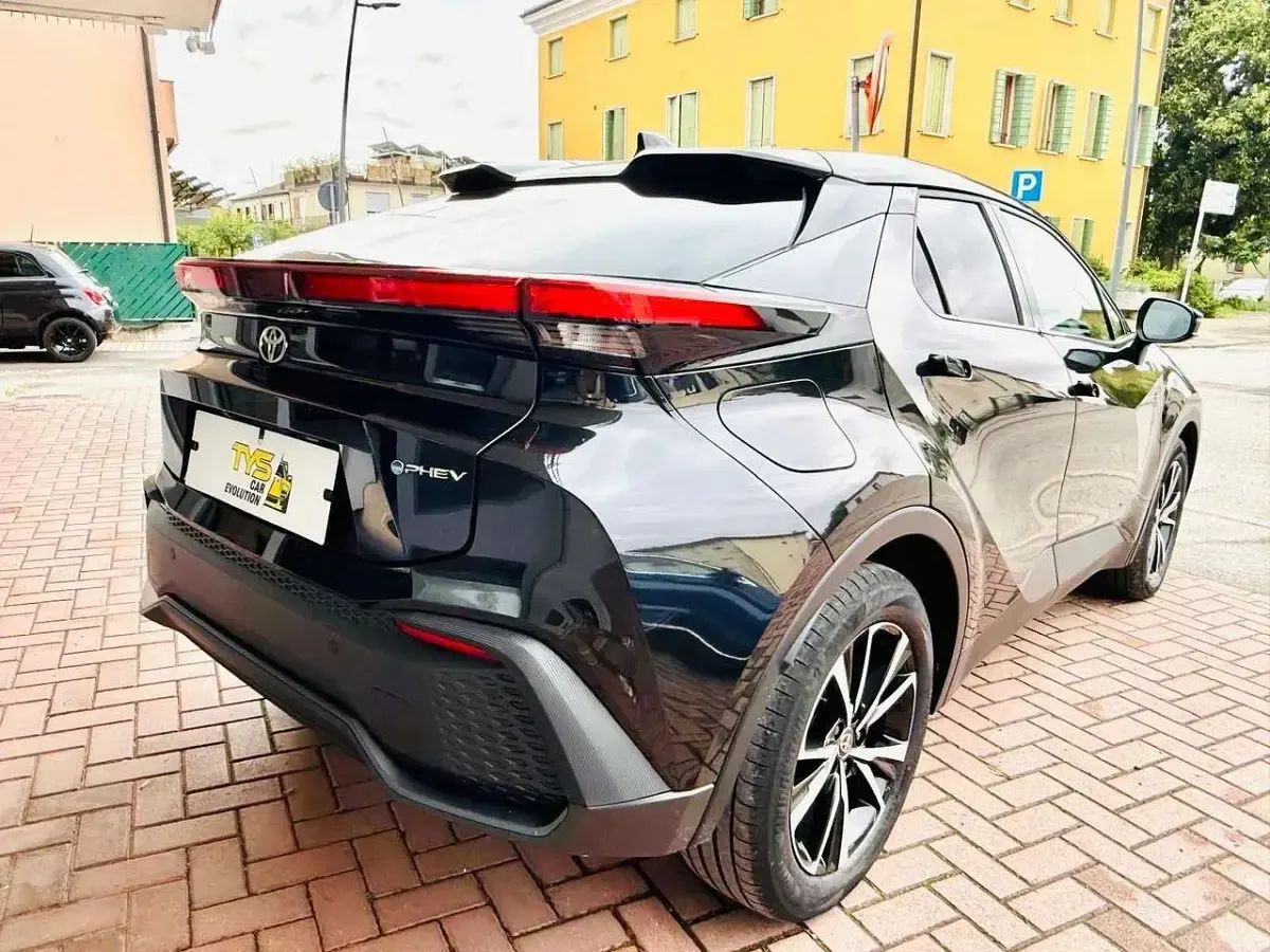 Usata Toyota C-HR Active 152 CV (111 kW) 2025 Nero SUV