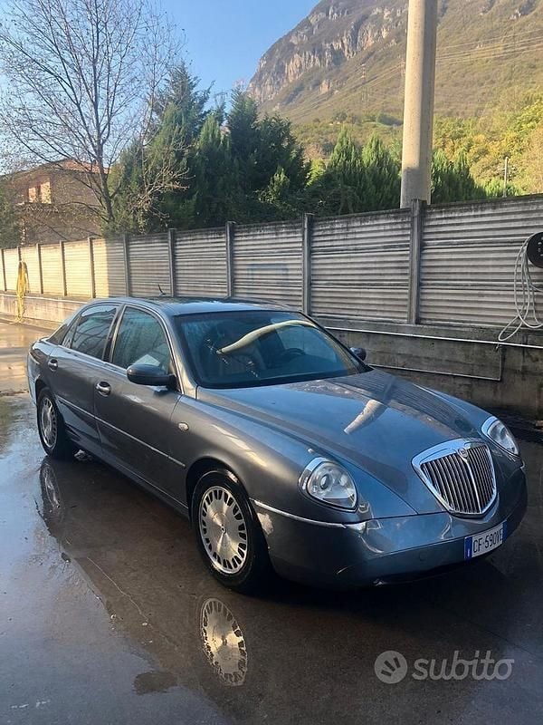 Grigio Usata 2003 Lancia Thesis Tre volumi | 4500 € (Buon prezzo) - Immagine 1/4