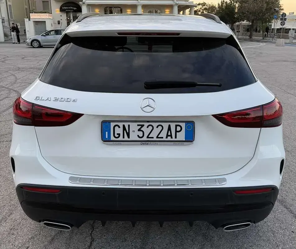 Usata Mercedes GLA200 Executive 150 CV (110 kW) 2023 Bianco SUV