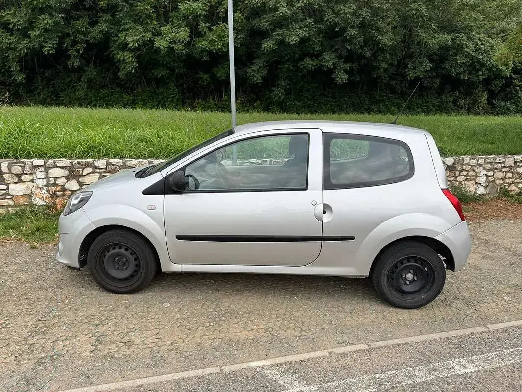 Usata Renault Twingo LE 58 CV (42 kW) 2010 Argento Utilitaria