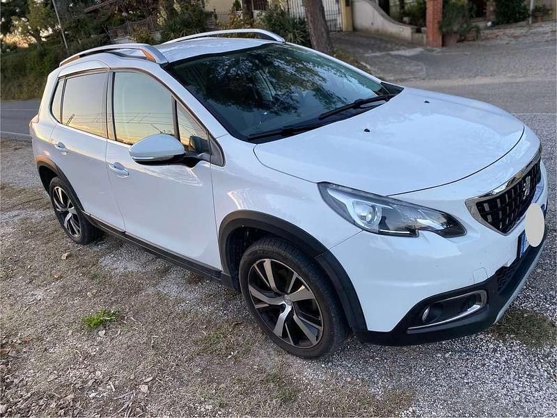 Usata Peugeot 2008 Allure 102 CV (75 kW) 2019 Bianco SUV