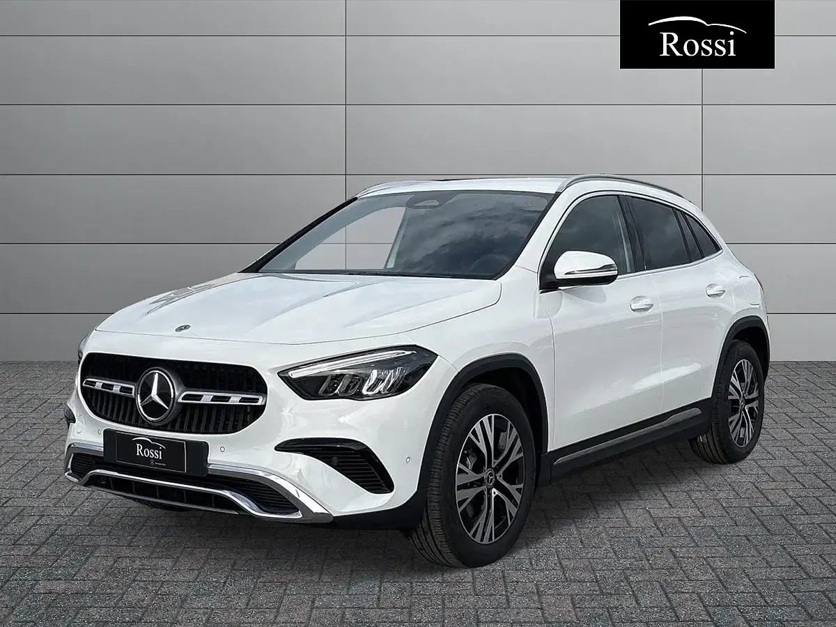 Usata Mercedes GLA180 116 CV (85 kW) 2024 SUV
